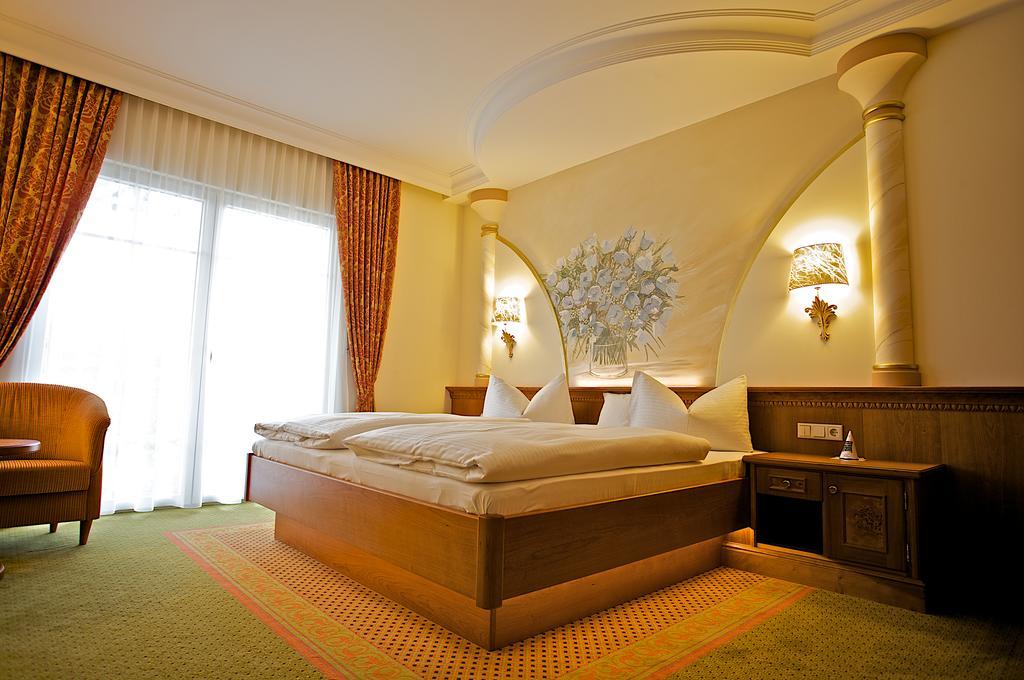 Hotel Am Schlossberg Erding Bagian luar foto
