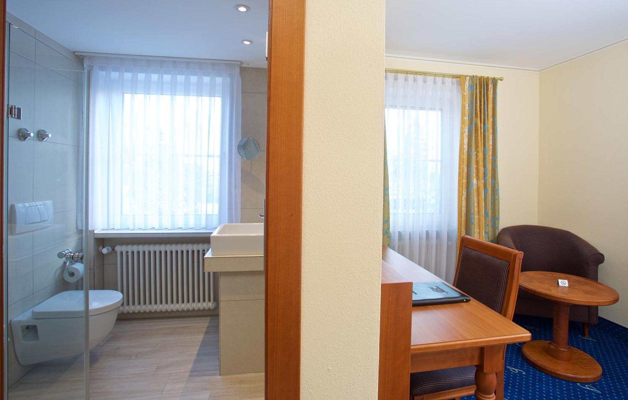 Hotel Am Schlossberg Erding Bagian luar foto
