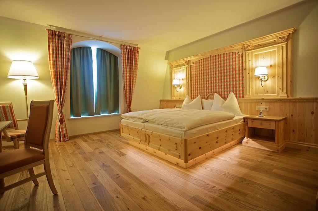 Hotel Am Schlossberg Erding Bagian luar foto